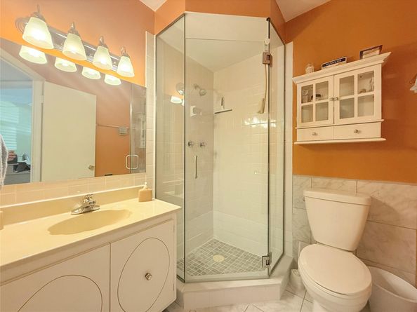 4331 NW 16th St 103 D, Fort Lauderdale FL 33313