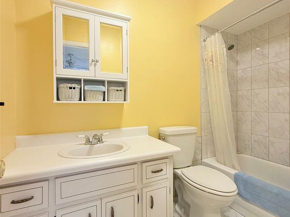 4331 NW 16th St 103 D, Fort Lauderdale FL 33313