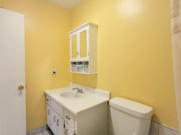 4331 NW 16th St 103 D, Fort Lauderdale FL 33313