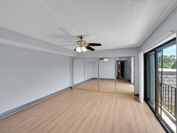 1204 Waterview Circle, Palm Springs FL 33461
