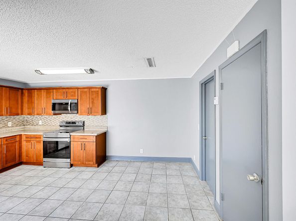1204 Waterview Circle, Palm Springs FL 33461