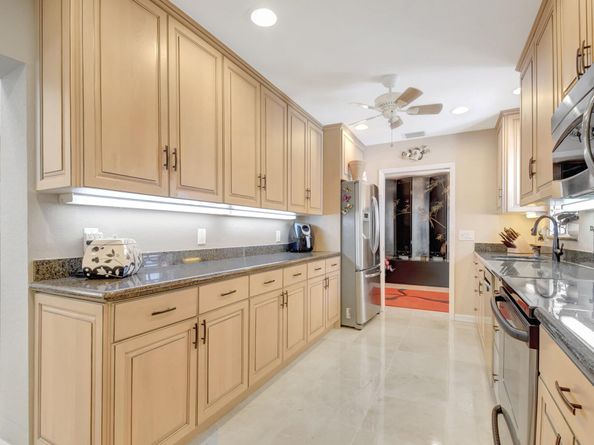 79 Hampshire Lane, Boynton Beach FL 33436