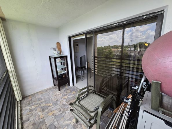 10442 Sunrise Lakes Blvd 310, Sunrise FL 33322