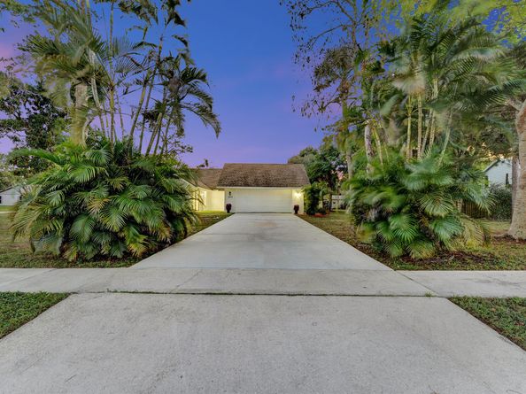 225 Sulky Way, Wellington FL 33414