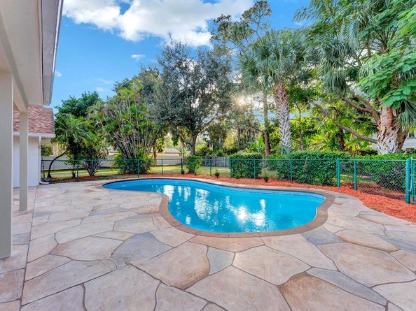 225 Sulky Way, Wellington FL 33414