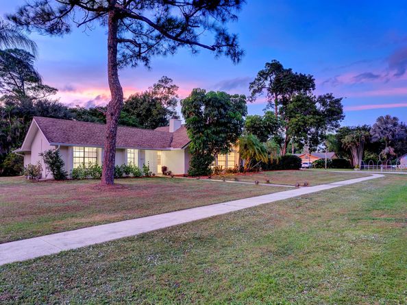 225 Sulky Way, Wellington FL 33414