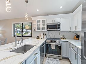 212 Club Drive, Palm Beach Gardens FL 33418