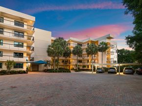 374 Golfview Road 205, North Palm Beach FL 33408