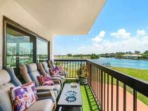 374 Golfview Road 205, North Palm Beach FL 33408