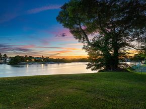 374 Golfview Road 205, North Palm Beach FL 33408