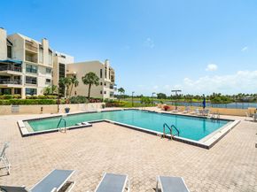 374 Golfview Road 205, North Palm Beach FL 33408