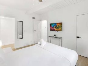 3070 NE 13th Ave, Oakland Park FL 33334