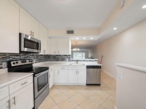 1090 Guildford E 1090, Boca Raton FL 33434