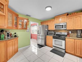 5991 NW 13th St, Sunrise FL 33313