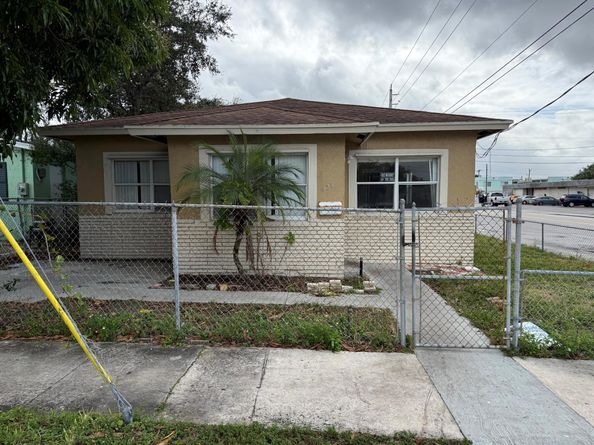 926 14th Street, West Palm Beach FL 33401