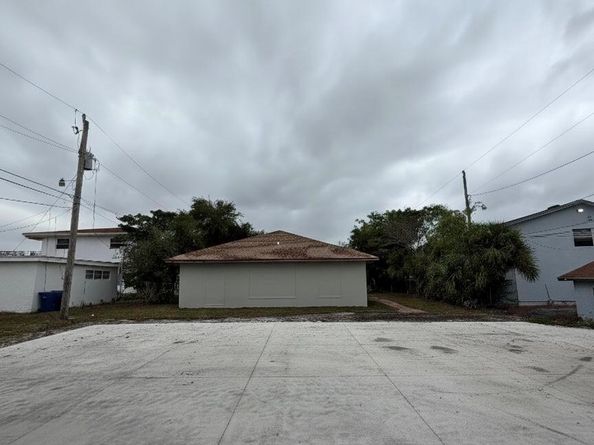 3255 J Avenue, Riviera Beach FL 33404