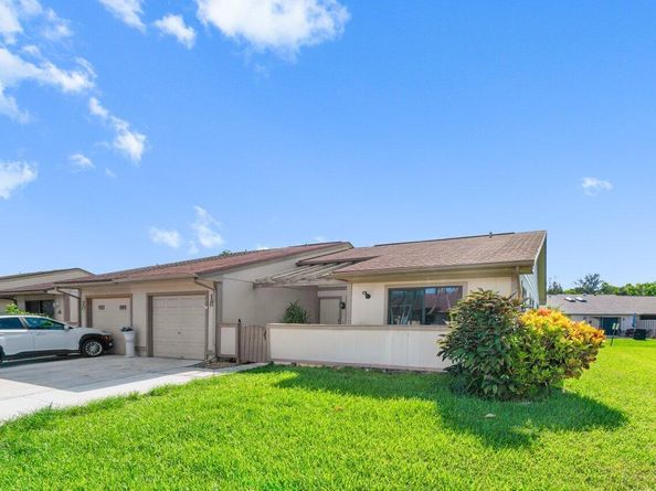 18 Winchmore Lane, Boynton Beach FL 33426