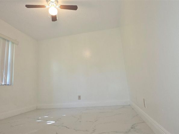 11158 W Sample Rd 11158, Coral Springs FL 33065