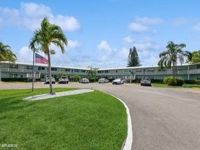 118 Somerset F, West Palm Beach FL 33417