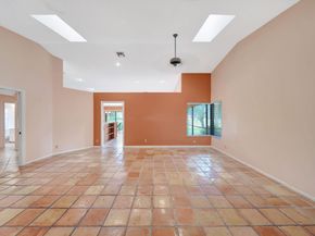 8507 NW 83rd St, Tamarac FL 33321