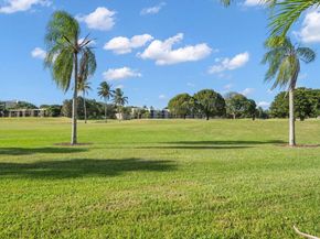 370 Fairway Circle 13, Weston FL 33326