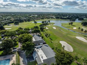 370 Fairway Circle 13, Weston FL 33326