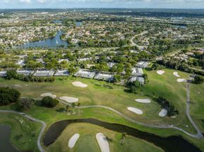 370 Fairway Circle 13, Weston FL 33326