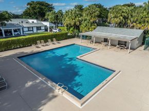 370 Fairway Circle 13, Weston FL 33326