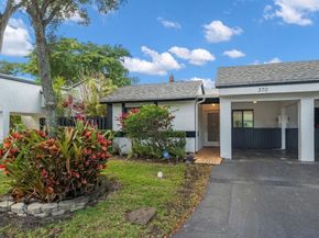 370 Fairway Circle 13, Weston FL 33326