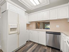 370 Fairway Circle 13, Weston FL 33326