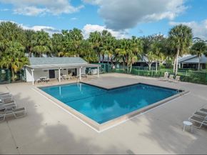 370 Fairway Circle 13, Weston FL 33326