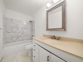 370 Fairway Circle 13, Weston FL 33326