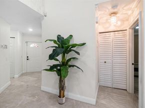 1427 Seagrape Cir, Weston FL 33326