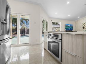 1427 Seagrape Cir, Weston FL 33326