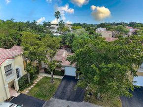 1427 Seagrape Cir, Weston FL 33326