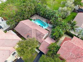 1427 Seagrape Cir, Weston FL 33326