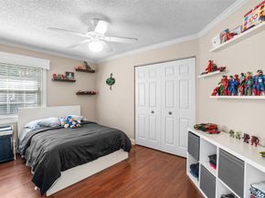 1427 Seagrape Cir, Weston FL 33326