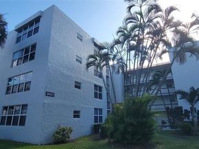 9421 SW Evergreen Pl 102, Davie FL 33324