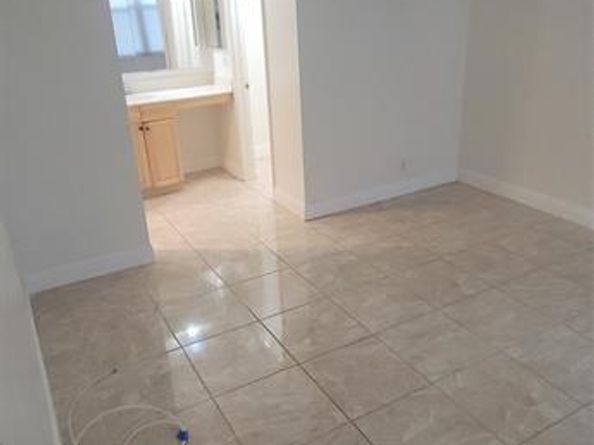 9421 SW Evergreen Pl 102, Davie FL 33324