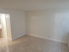 9421 SW Evergreen Pl 102, Davie FL 33324