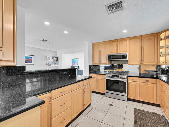 281 SW 18th Ct, Pompano Beach FL 33060