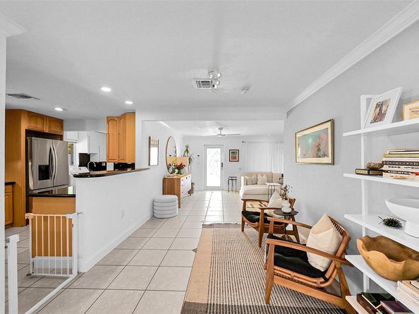 281 SW 18th Ct, Pompano Beach FL 33060