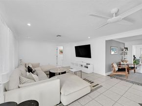 281 SW 18th Ct, Pompano Beach FL 33060