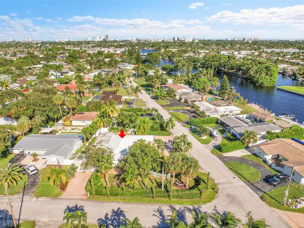 281 SW 18th Ct, Pompano Beach FL 33060