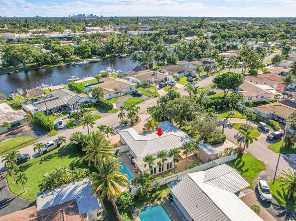 281 SW 18th Ct, Pompano Beach FL 33060