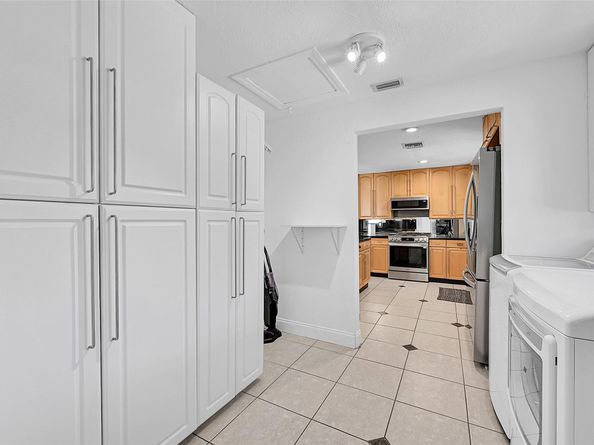 281 SW 18th Ct, Pompano Beach FL 33060