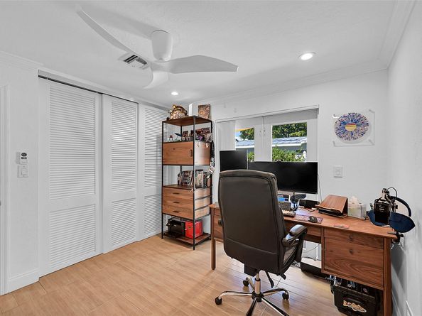 281 SW 18th Ct, Pompano Beach FL 33060