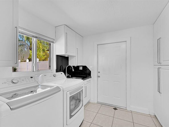 281 SW 18th Ct, Pompano Beach FL 33060