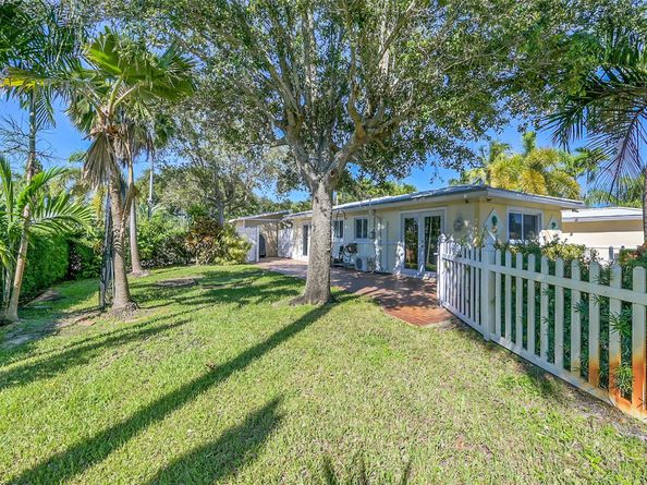 281 SW 18th Ct, Pompano Beach FL 33060