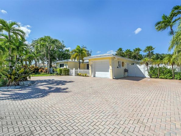 281 SW 18th Ct, Pompano Beach FL 33060